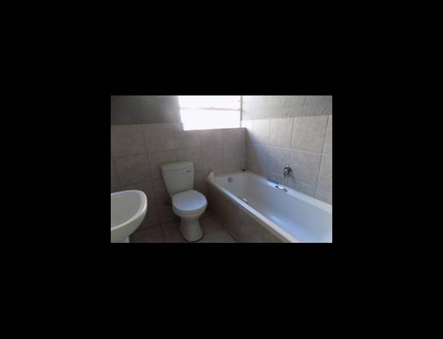 2 BEDROOM PROPERTY TO RENT IN WILGEHEUWEL